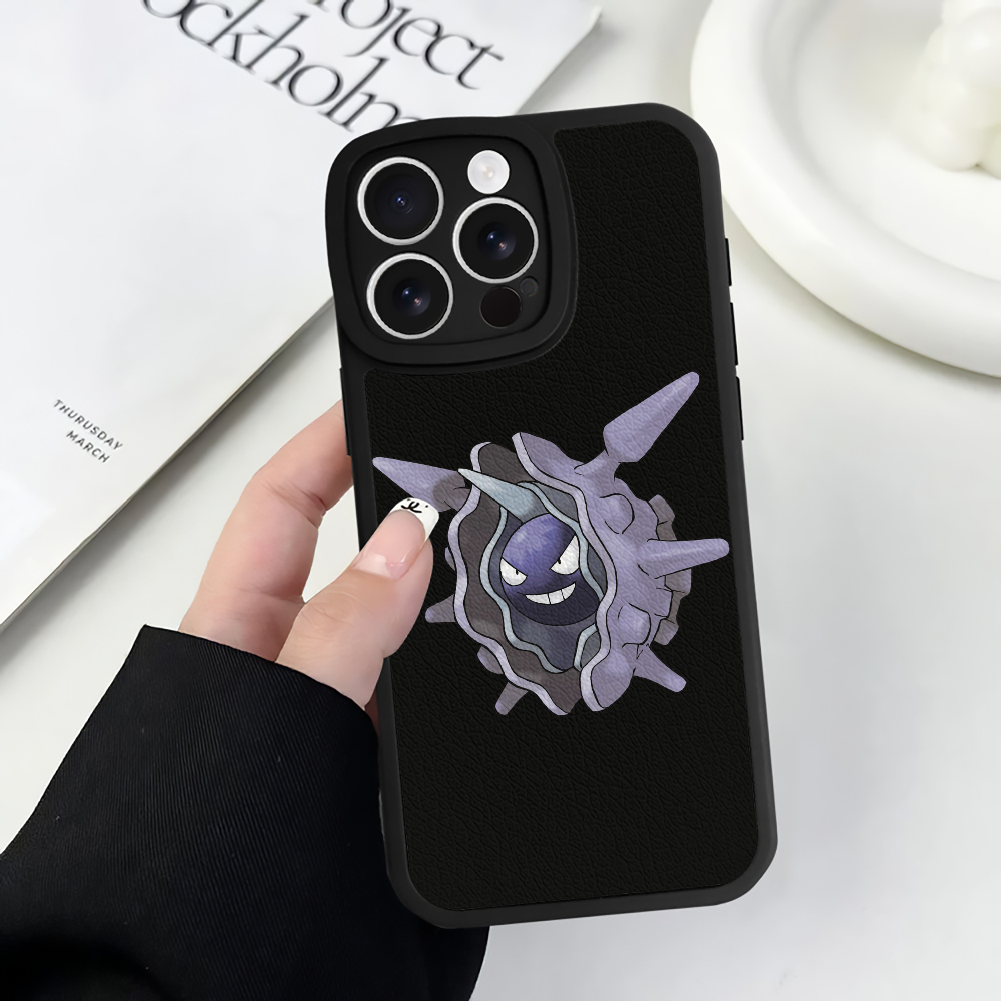 （画像用） ポケットモンスター Pokémon 【iPhone 16シリーズ対応】シリコンスマホケース（レザー調） 材質：シリコン